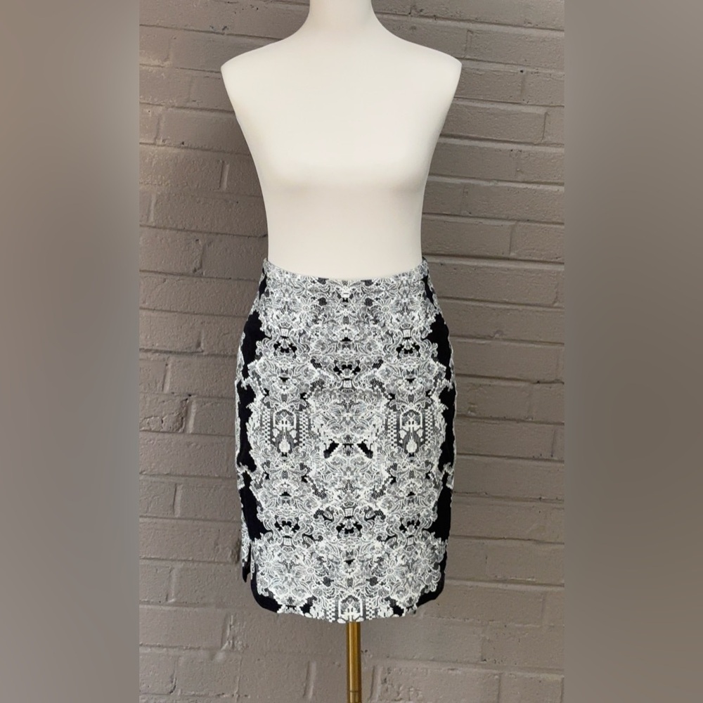 H&M vintage damask print pencil skirt 6
